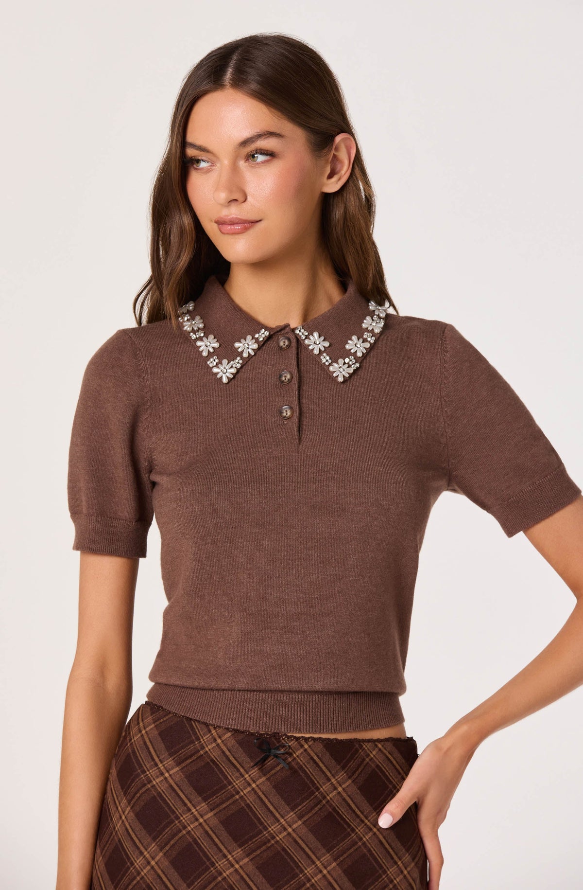 Embellished Collar Short Sleeve Sweater