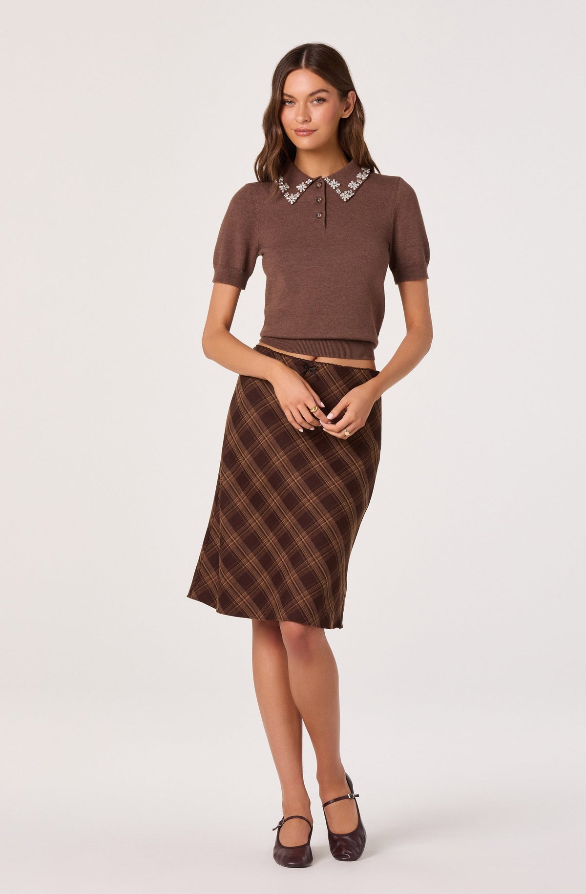 Embellished Collar Short Sleeve Sweater